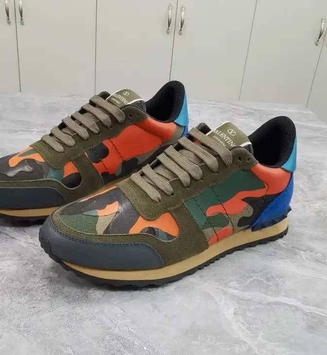 hype Valentino Sneakers