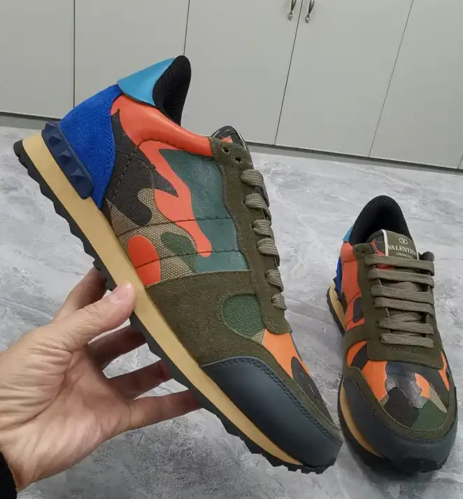 hype Valentino Sneakers