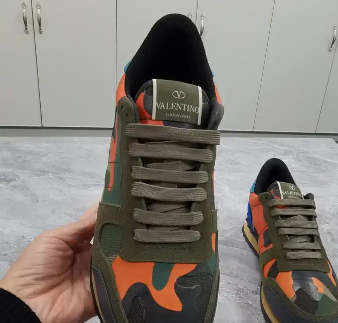 hype Valentino Sneakers