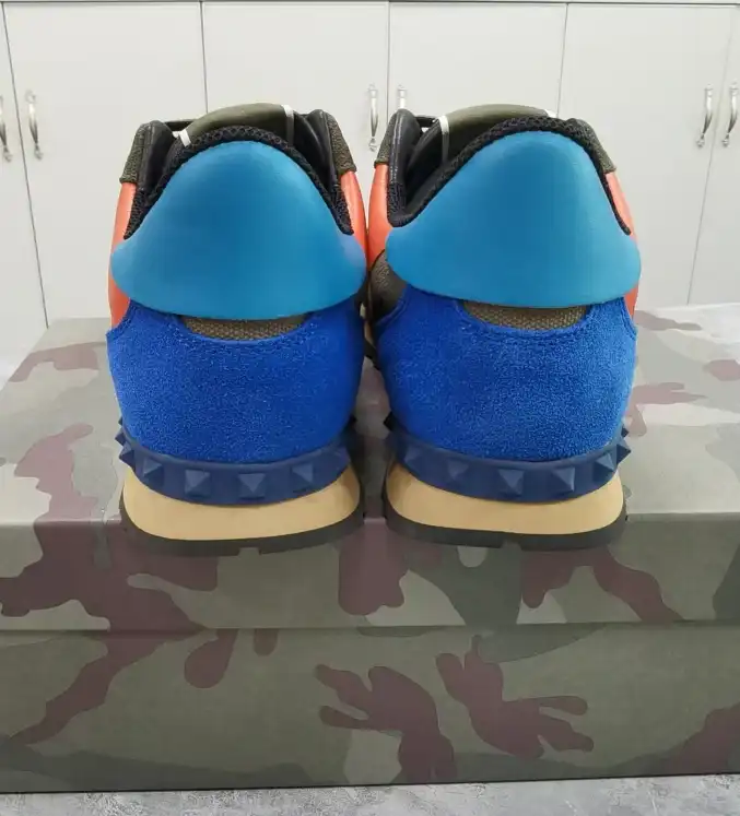 hype Valentino Sneakers