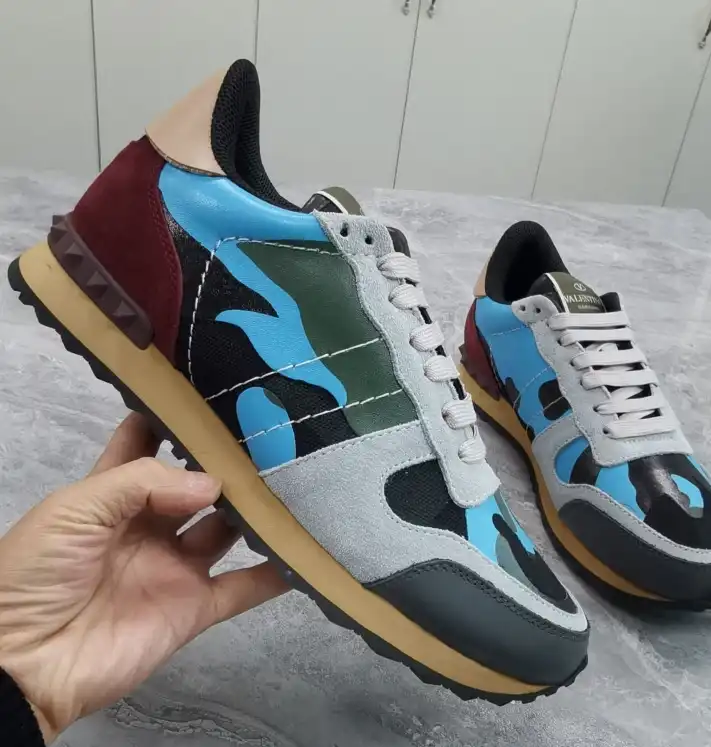 hype Valentino Sneakers