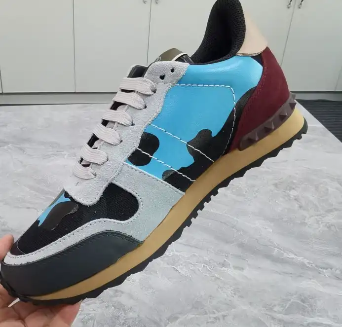 hype Valentino Sneakers