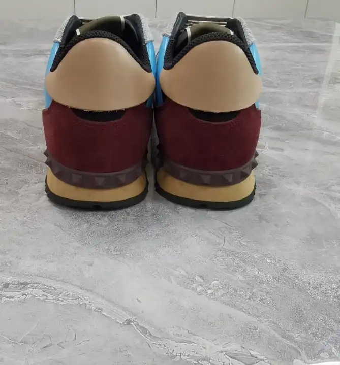 hype Valentino Sneakers