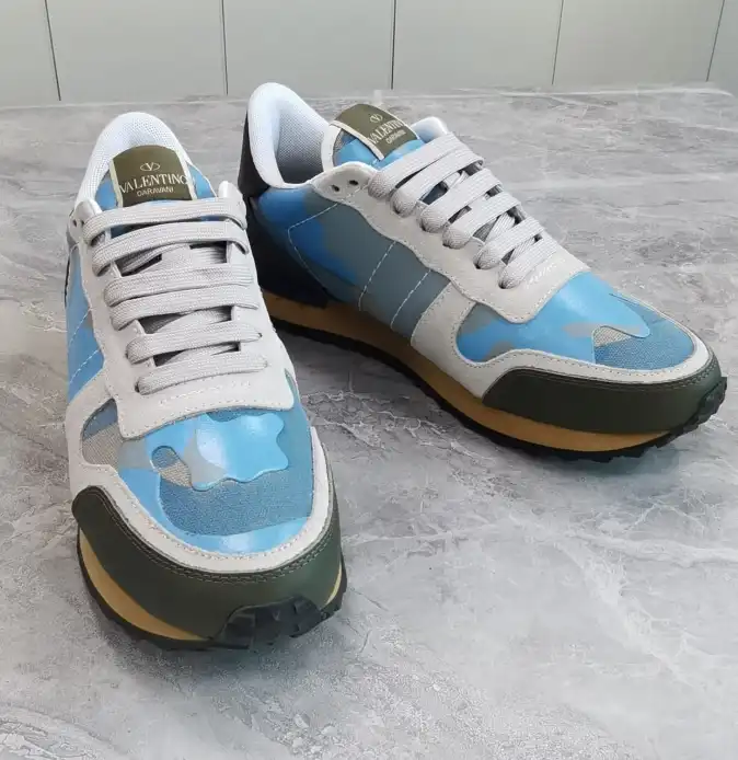 hype Valentino Sneakers