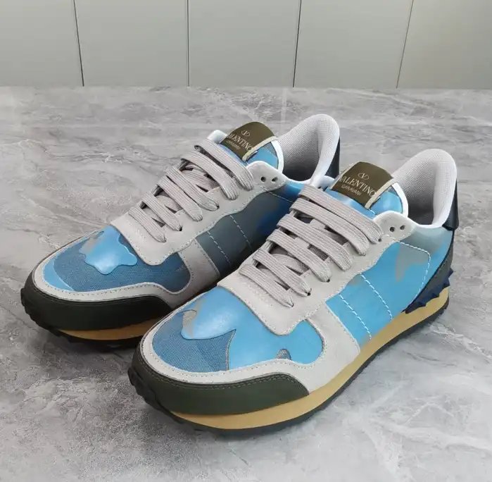 hype Valentino Sneakers