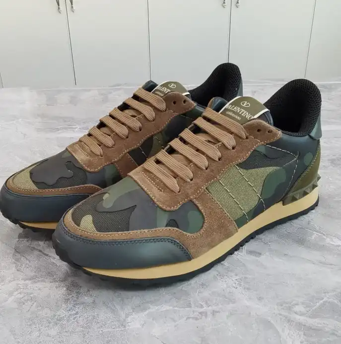 hype Valentino Sneakers