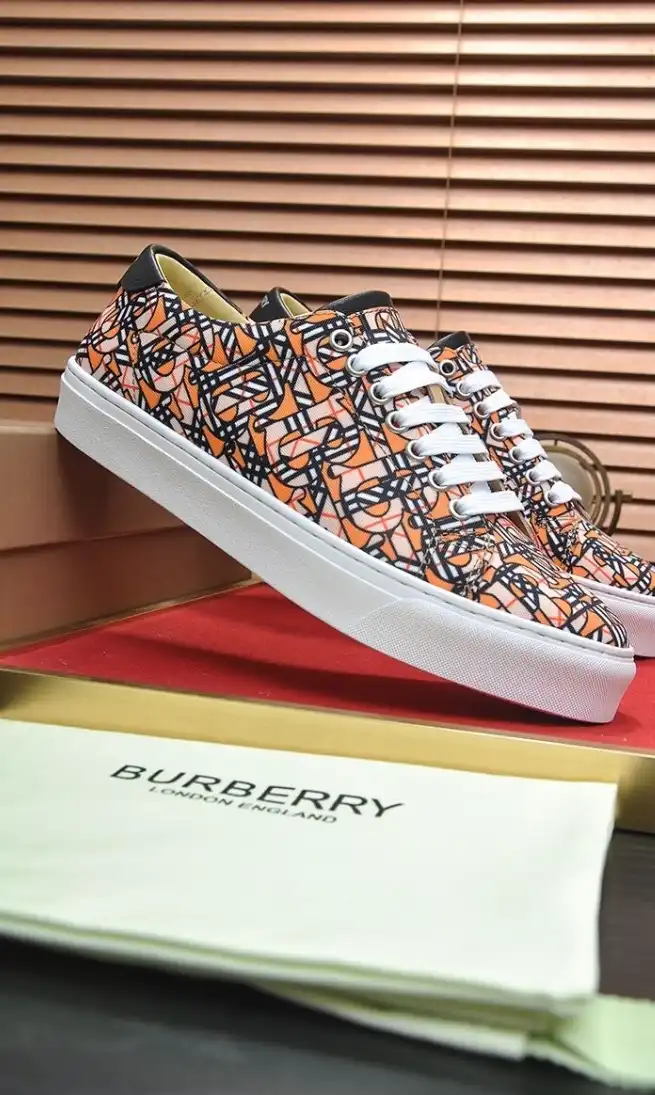 hype Burberry Sneakers