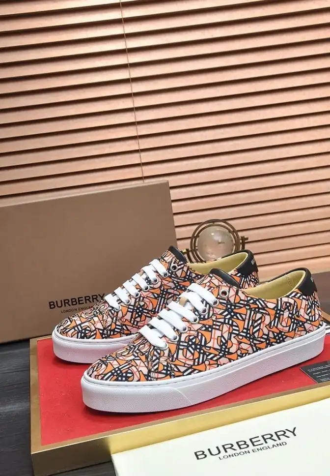 hype Burberry Sneakers