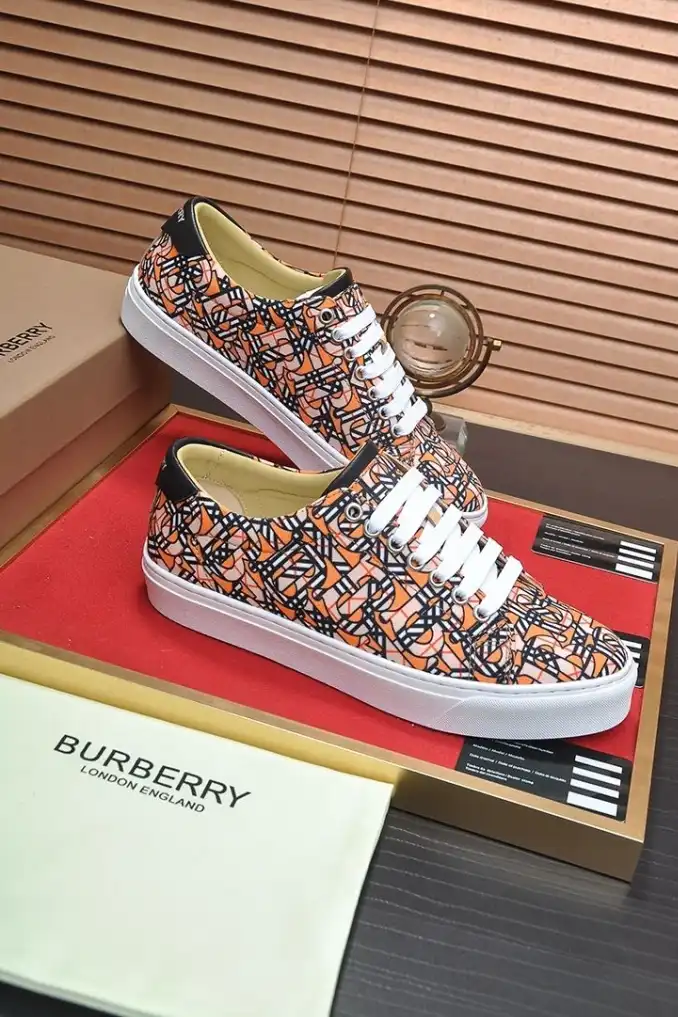 hype Burberry Sneakers