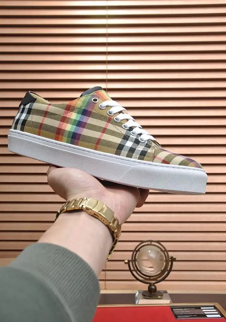 hype Burberry Sneakers