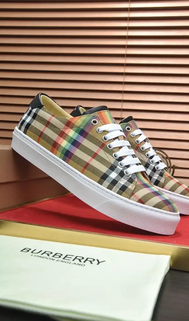 hype Burberry Sneakers