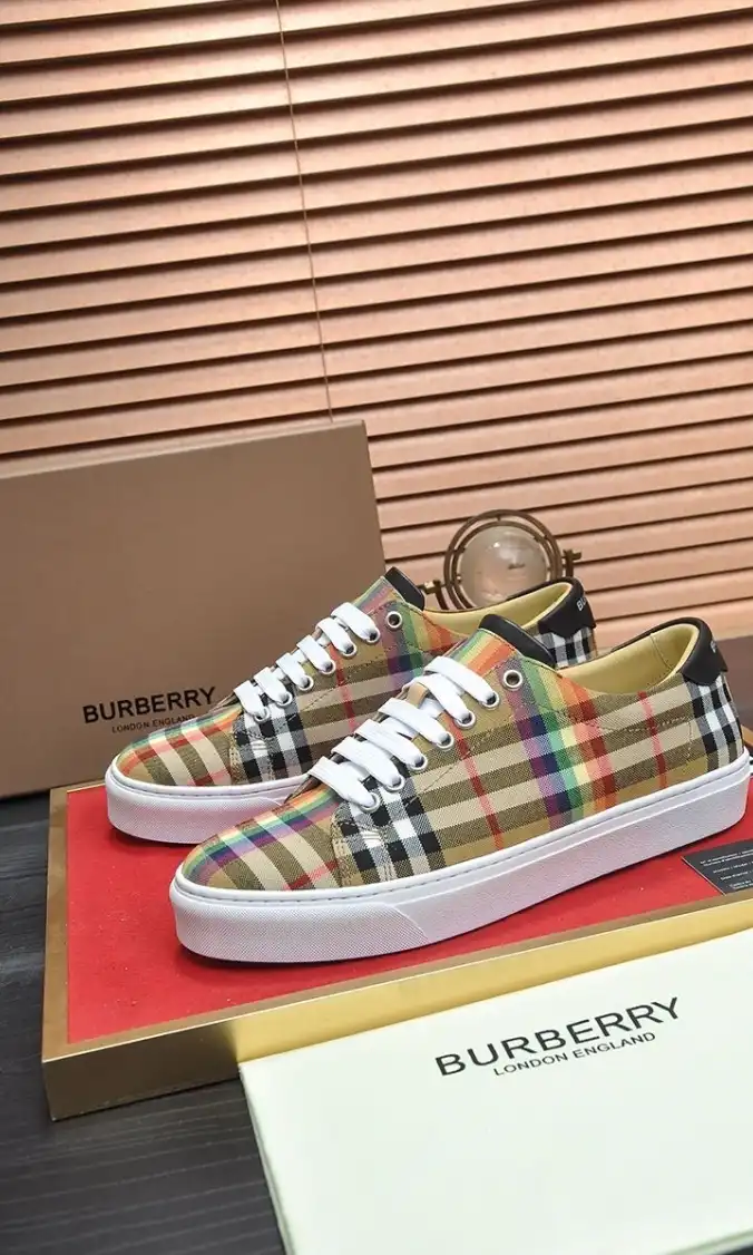 hype Burberry Sneakers