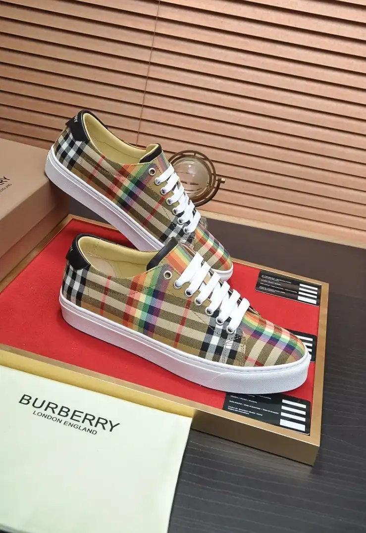 hype Burberry Sneakers