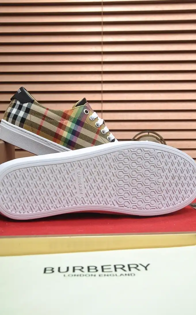 hype Burberry Sneakers