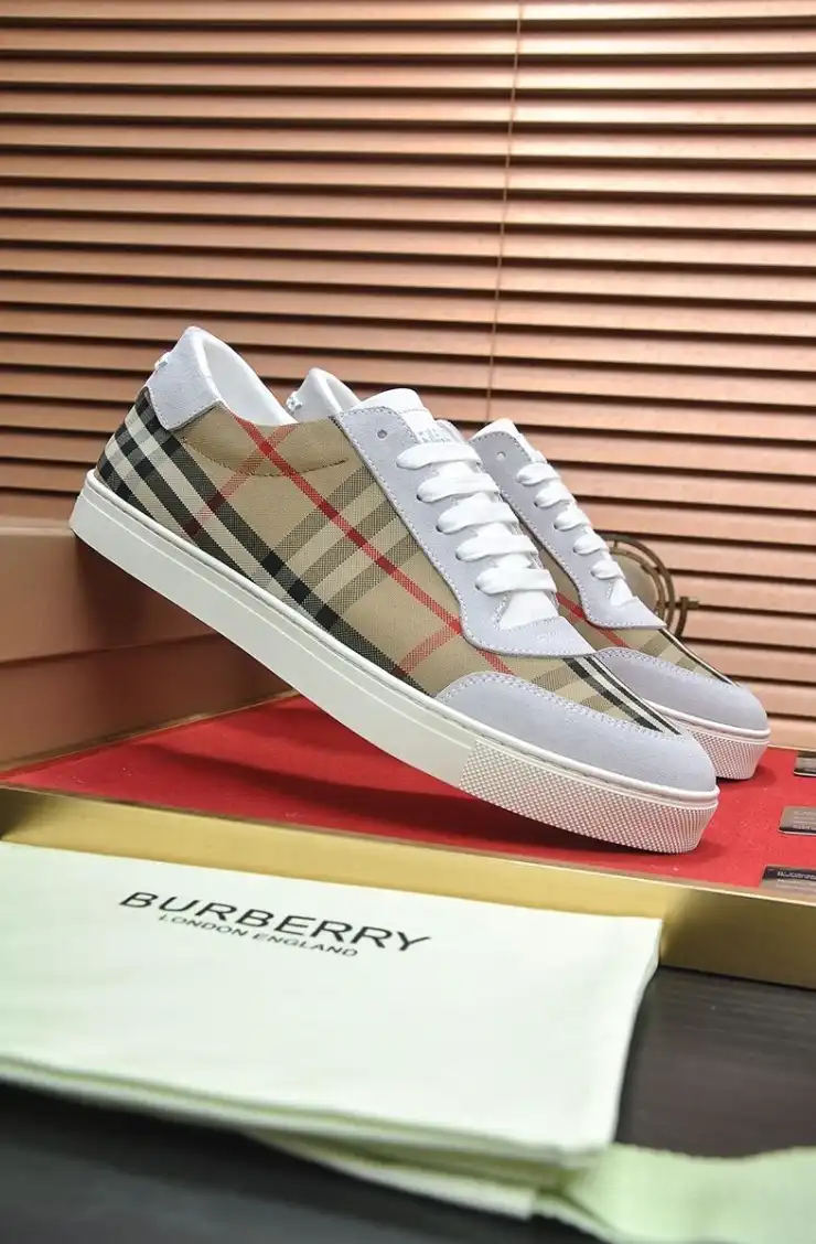 hype Burberry Sneakers