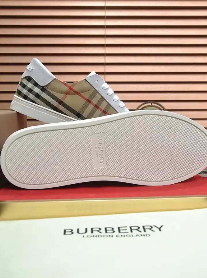 hype Burberry Sneakers