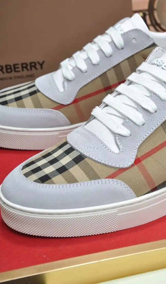 hype Burberry Sneakers