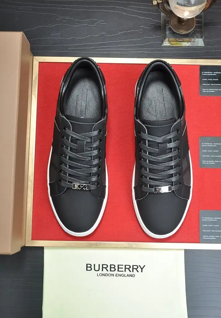 hype Burberry Sneakers