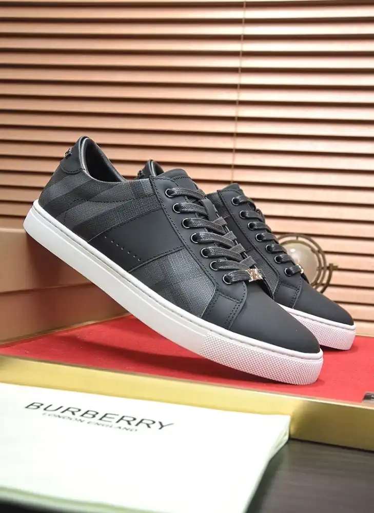 hype Burberry Sneakers