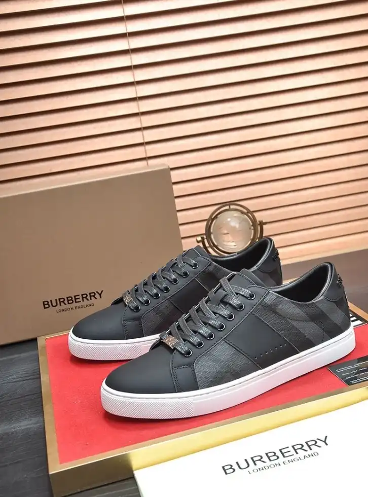 hype Burberry Sneakers