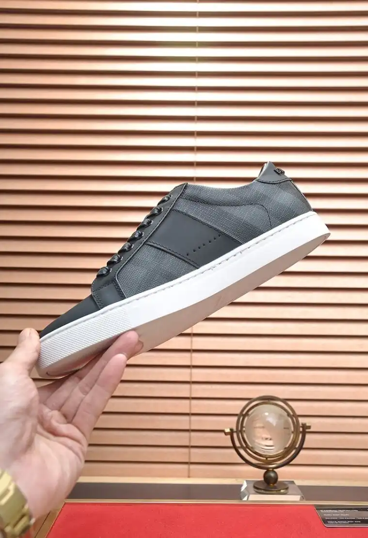 hype Burberry Sneakers