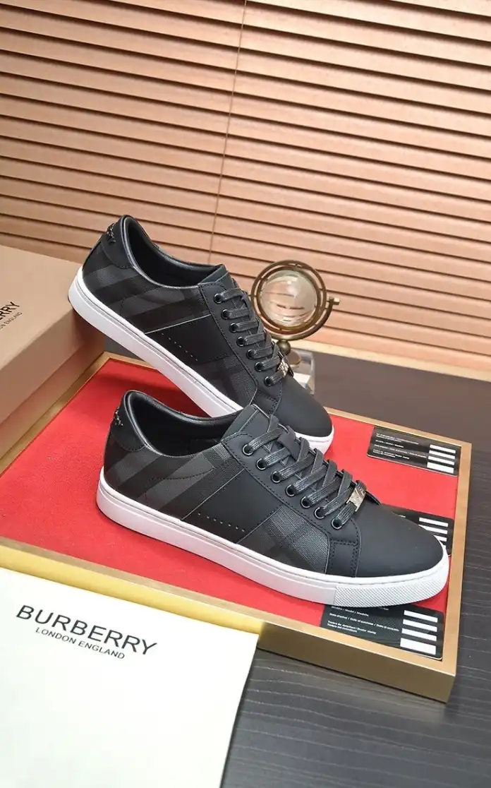 hype Burberry Sneakers