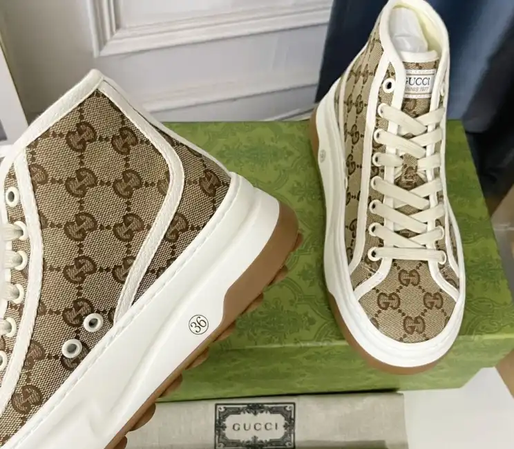 hype Gucci Sneakers