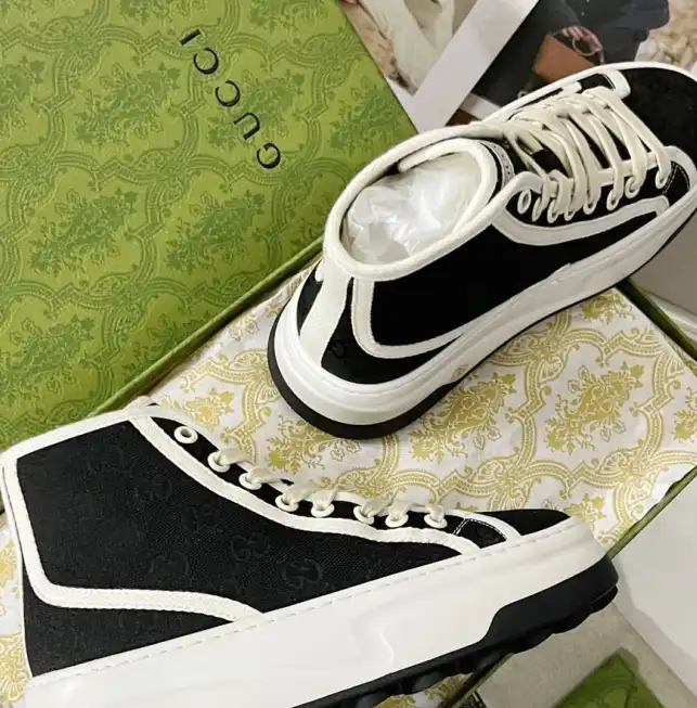 hype Gucci Sneakers