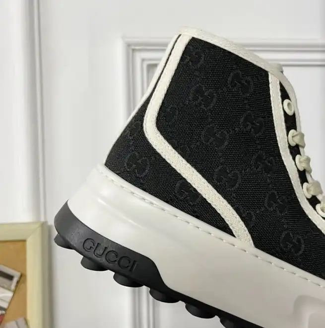 hype Gucci Sneakers