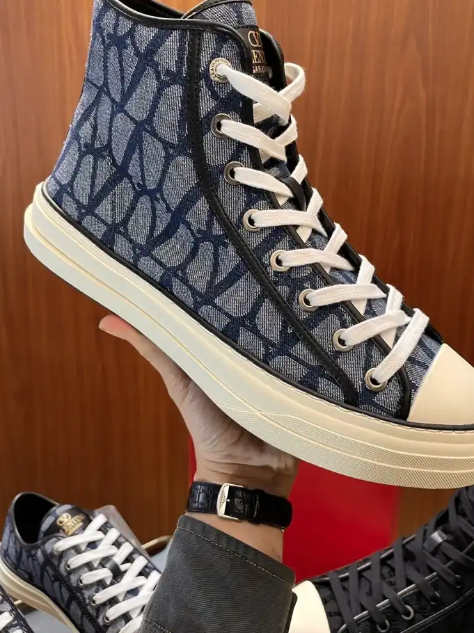 hype Valentino Sneakers