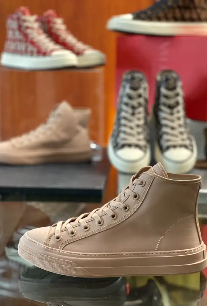 hype Valentino Sneakers