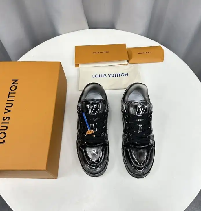 hype Louis Vuitton Sneakers