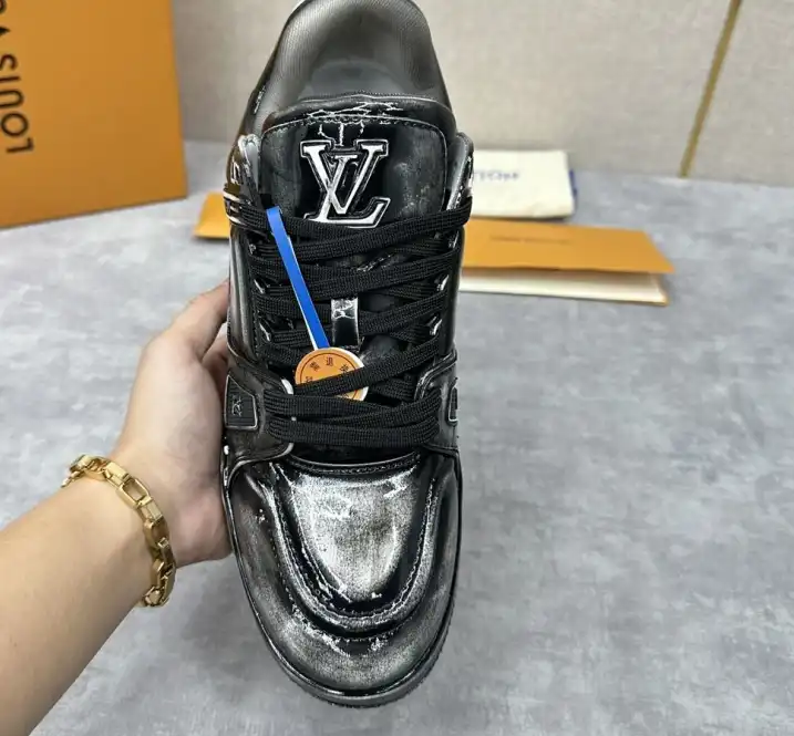 hype Louis Vuitton Sneakers