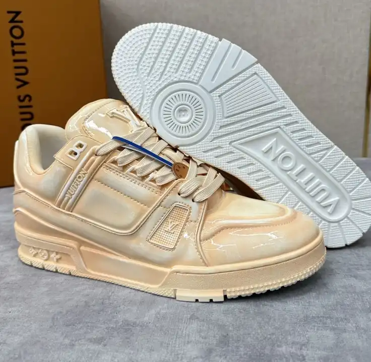 hype Louis Vuitton Sneakers