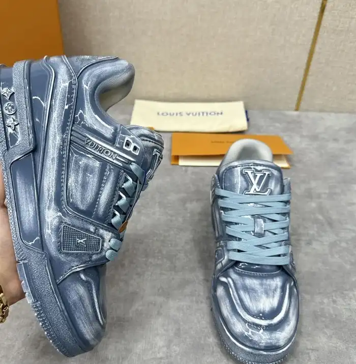 hype Louis Vuitton Sneakers