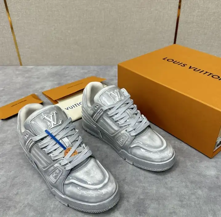 hype Louis Vuitton Sneakers