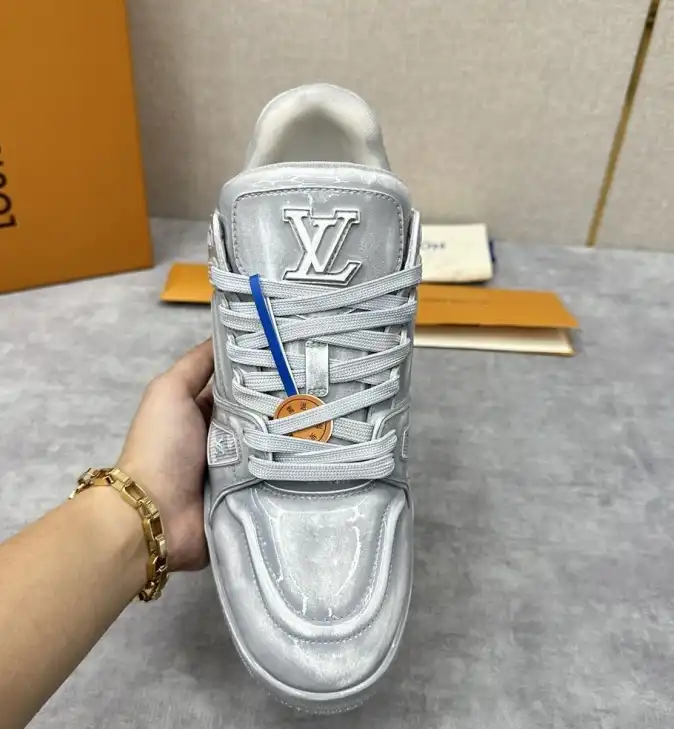 hype Louis Vuitton Sneakers