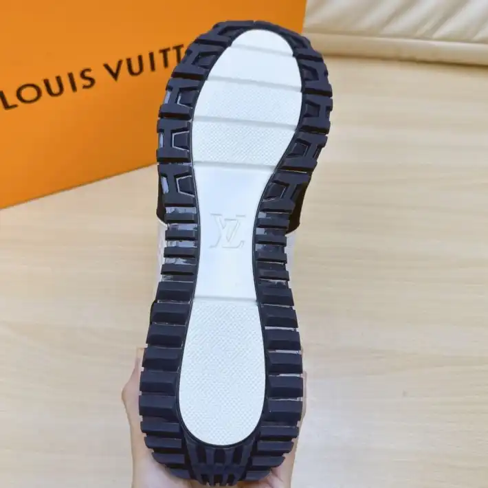 hype Louis Vuitton Sneakers