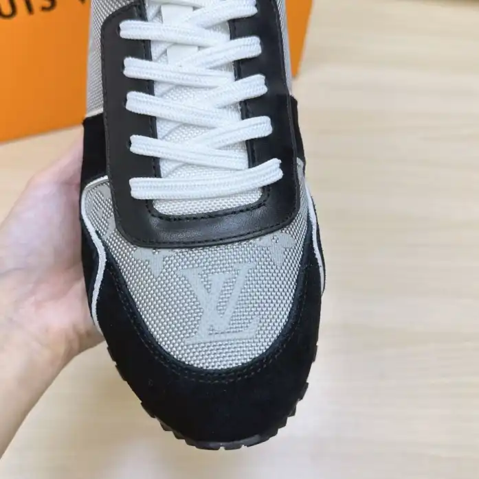 hype Louis Vuitton Sneakers