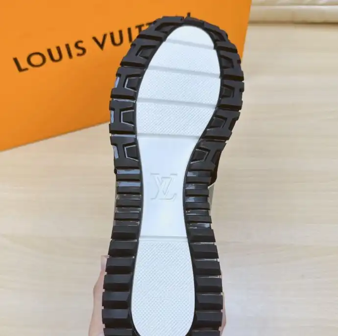 hype Louis Vuitton Sneakers