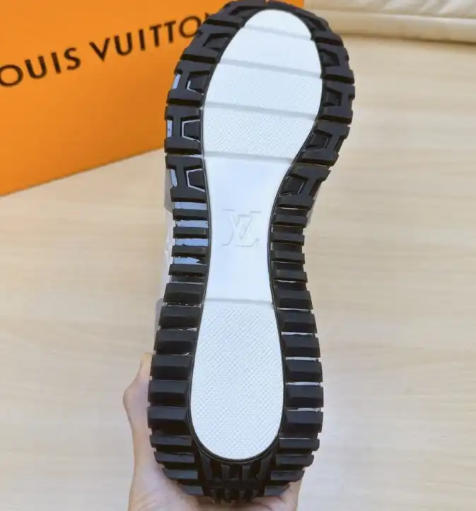 hype Louis Vuitton Sneakers