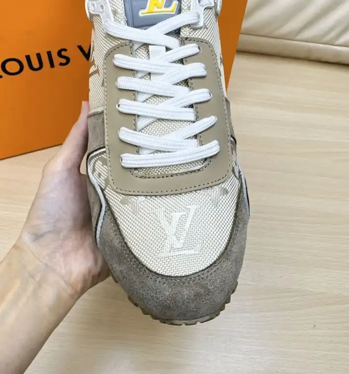 hype Louis Vuitton Sneakers