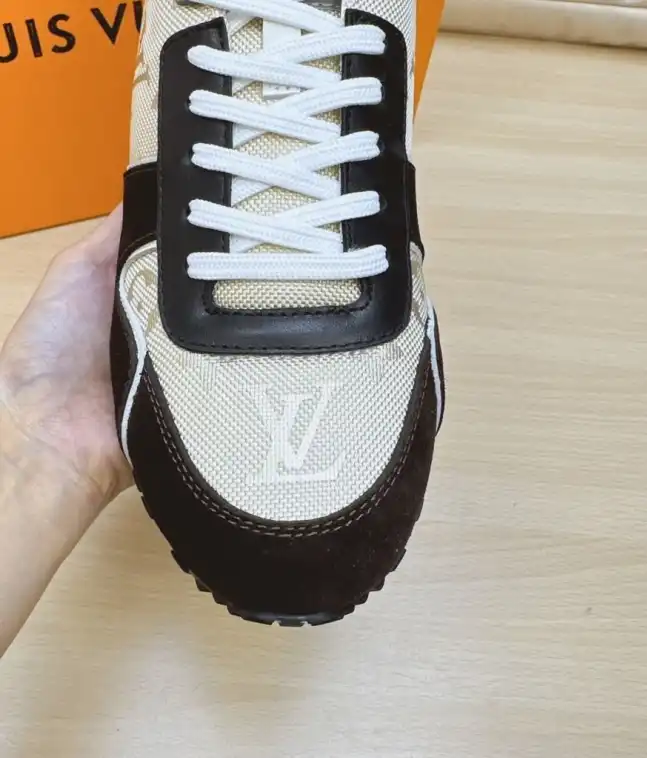 hype Louis Vuitton Sneakers