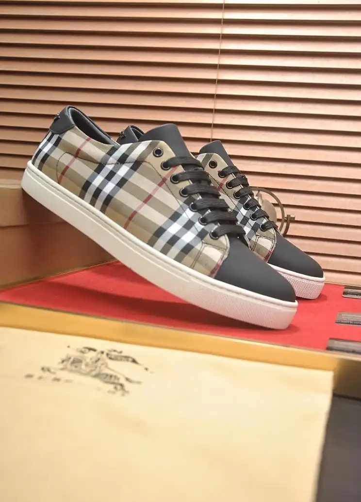 hype Burberry Sneakers