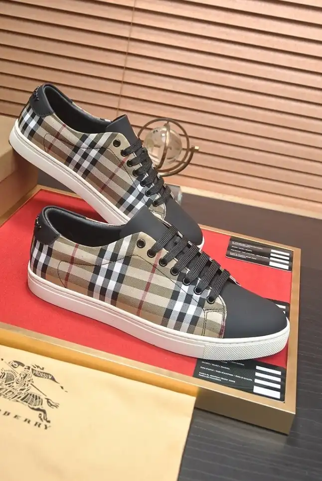 hype Burberry Sneakers