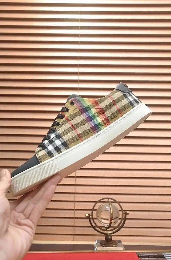 hype Burberry Sneakers