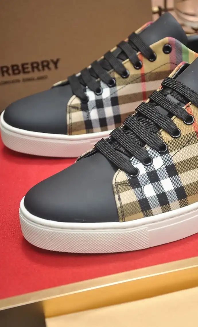 hype Burberry Sneakers