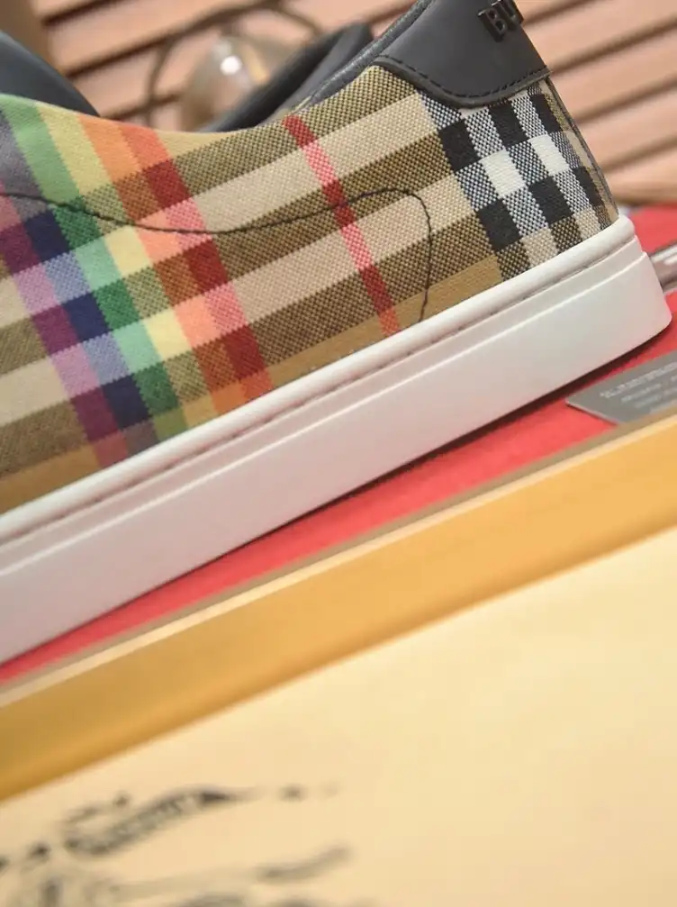 hype Burberry Sneakers