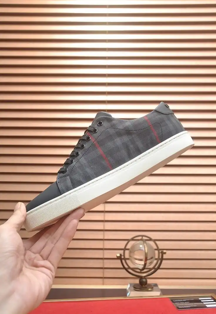 hype Burberry Sneakers