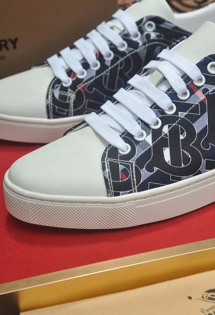 hype Burberry Sneakers